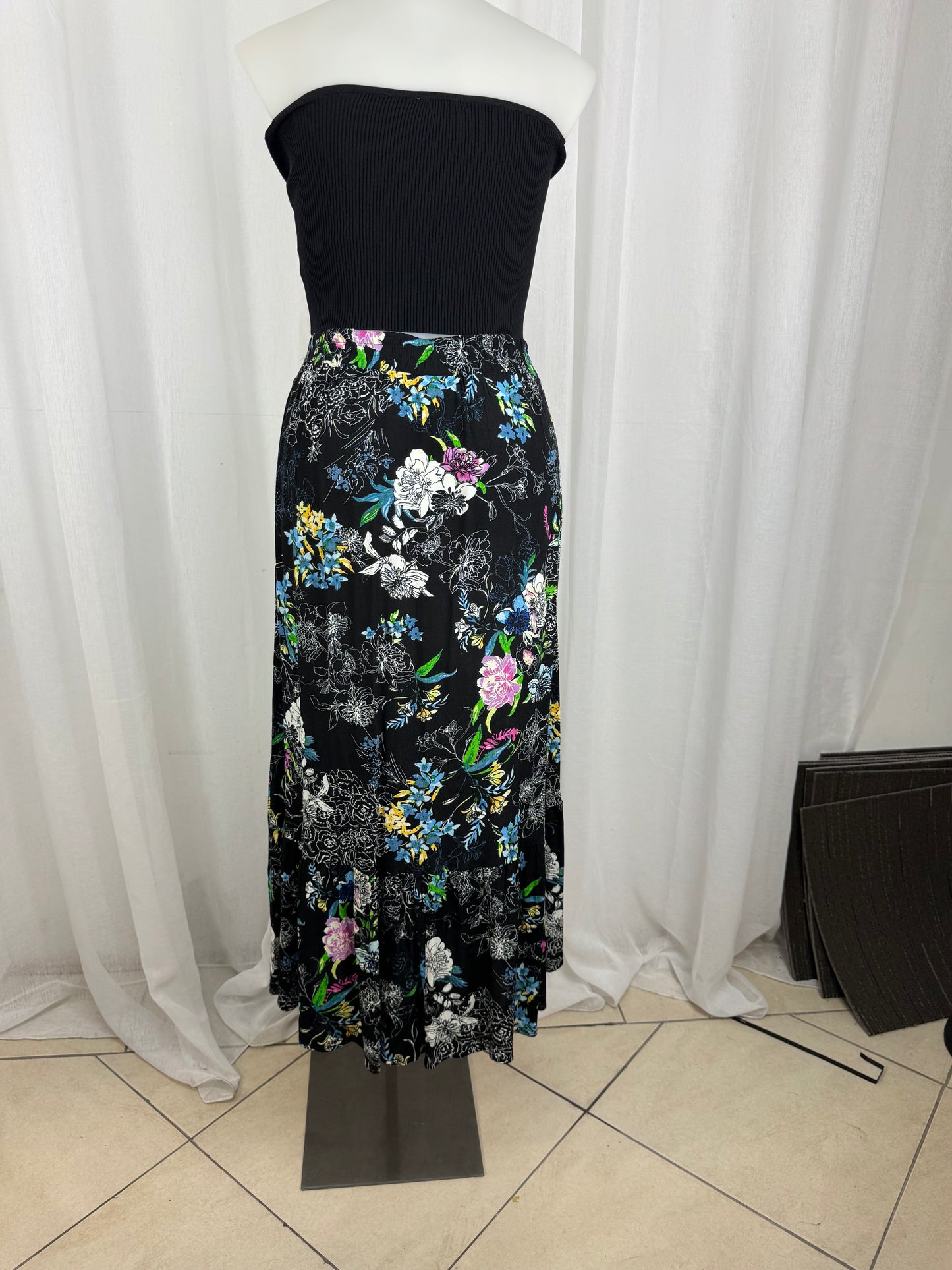 Rockmans Black Floral Spanish-Inspired Skirt Size 16