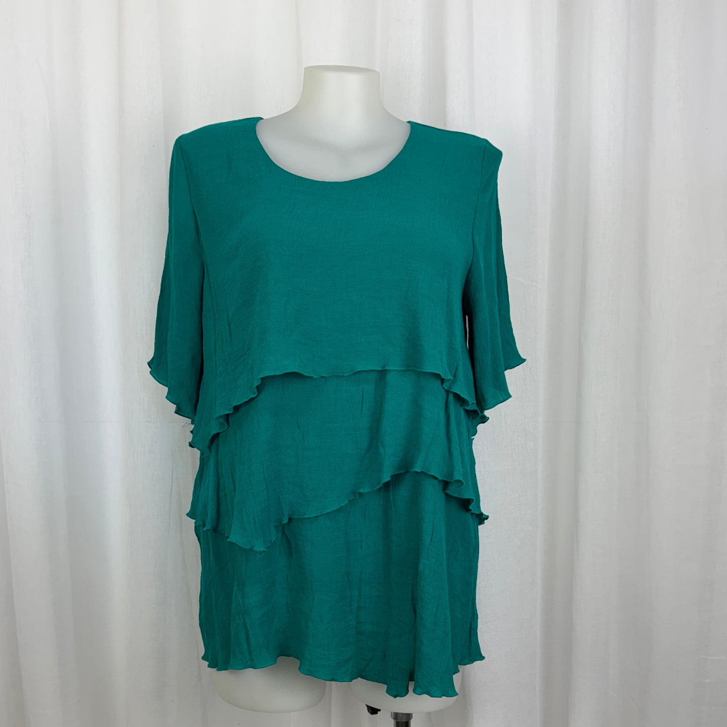 Virtuelle Green Crushed Tiered Layered Top Size 18