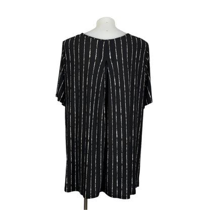 Taking Shape Black Scoop Neck Top Size 22